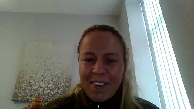Snapshot of jennyblondeuk chatting on 03/24/26, 02:44 jennyblondeuk online show from 03/24/26, 02:44