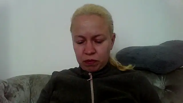 Snapshot of jennyblondeuk chatting on 04/08/26, 03:12 jennyblondeuk online show from 04/08/26, 03:12