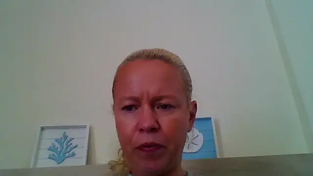 Snapshot of jennyblondeuk chatting on 04/25/26, 01:41 jennyblondeuk online show from 04/25/26, 01:41