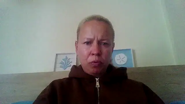 Snapshot of jennyblondeuk chatting on 05/01/26, 05:39 jennyblondeuk online show from 05/01/26, 05:39