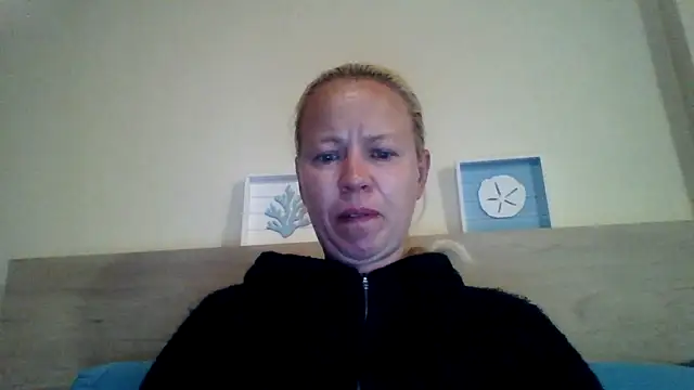 Snapshot of jennyblondeuk chatting on 05/06/26, 09:31 jennyblondeuk online show from 05/06/26, 09:31