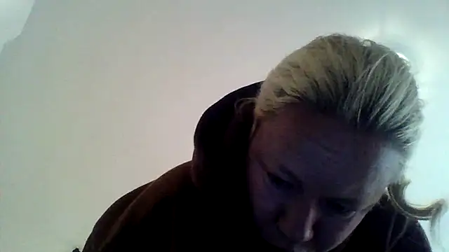 Snapshot of jennyblondeuk chatting on 05/09/26, 11:26 jennyblondeuk online show from 05/09/26, 11:26