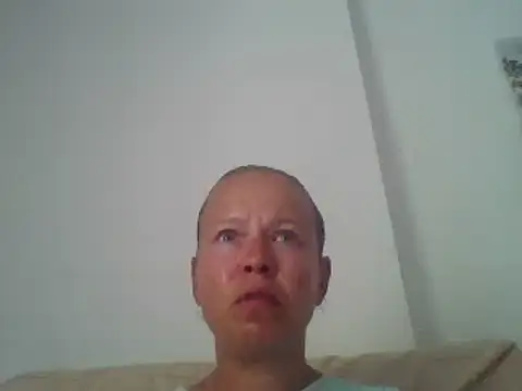 Snapshot of jennyblondeuk chatting on 06/04/26, 04:35 jennyblondeuk online show from 06/04/26, 04:35
