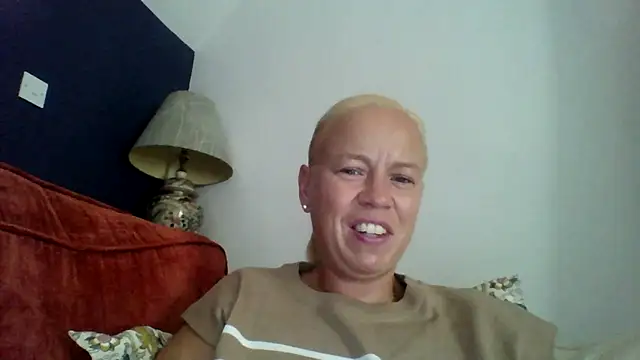jennyblondeuk online show from 07/23/26, 05:00