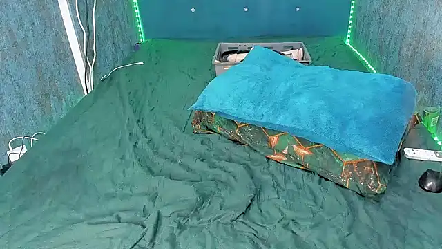 RedAssHottie online show from 10/15/25, 02:55