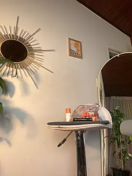  zoe bakerr online show from 06/26/26, 11:31