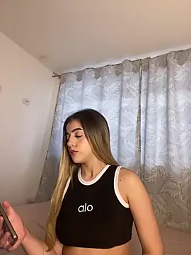 Snapshot of cute_emmma chatting on 02/12/26, 12:22 cute emmma online show from 02/12/26, 12:22