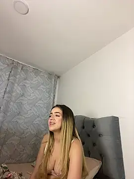 Snapshot of cute_emmma chatting on 03/01/26, 11:23 cute emmma online show from 03/01/26, 11:23