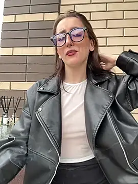Snapshot of LuxBrunette_ chatting on 03/27/26, 08:48 LuxBrunette online show from 03/27/26, 08:48