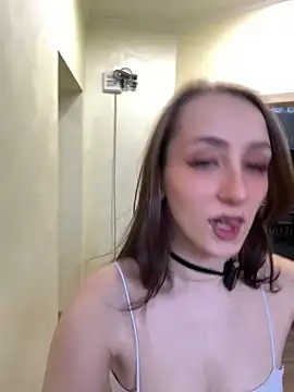 Snapshot of LuxBrunette_ chatting on 04/04/26, 05:16 LuxBrunette online show from 04/04/26, 05:16