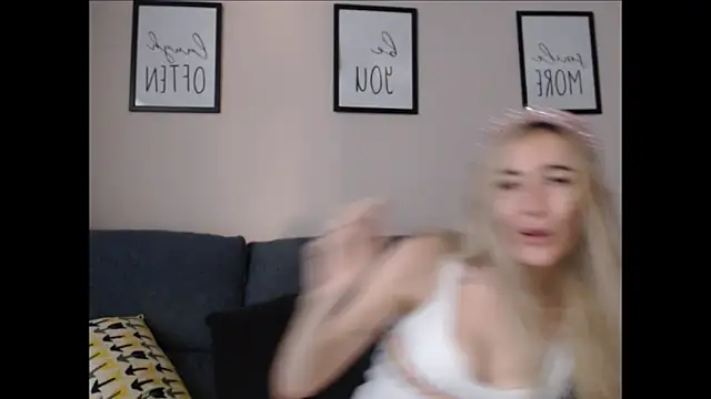 BarbieBlondieGirl online show from 06/08/26, 10:15