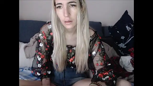 BarbieBlondieGirl online show from 06/11/26, 08:23