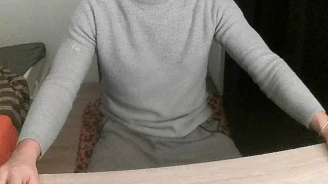 Snapshot of Fredlebo chatting on 12/21/25, 10:28 Fredlebo online show from 12/21/25, 10:28