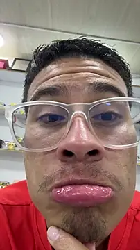 Snapshot of Latin_Paisa_Boy chatting on 02/18/26, 05:09 Latin Paisa Boy online show from 02/18/26, 05:09