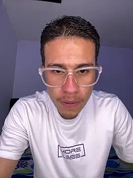 Snapshot of Latin_Paisa_Boy chatting on 02/22/26, 10:30 Latin Paisa Boy online show from 02/22/26, 10:30