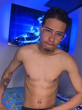 Snapshot of Latin_Paisa_Boy chatting on 03/08/26, 03:49 Latin Paisa Boy online show from 03/08/26, 03:49