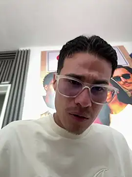 Snapshot of Latin_Paisa_Boy chatting on 03/13/26, 08:37 Latin Paisa Boy online show from 03/13/26, 08:37