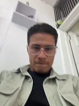 Snapshot of Latin_Paisa_Boy chatting on 03/16/26, 10:25 Latin Paisa Boy online show from 03/16/26, 10:25