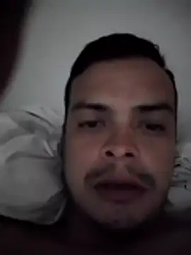 Snapshot of soytorres92 chatting on 03/19/26, 07:23 soytorres92 online show from 03/19/26, 07:23