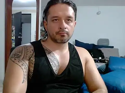 Snapshot of gonzzohunterr chatting on 05/26/26, 03:35 gonzzohunterr online show from 05/26/26, 03:35