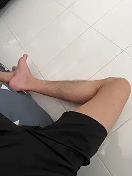 phinn18400 online show from 12/22/25, 06:32