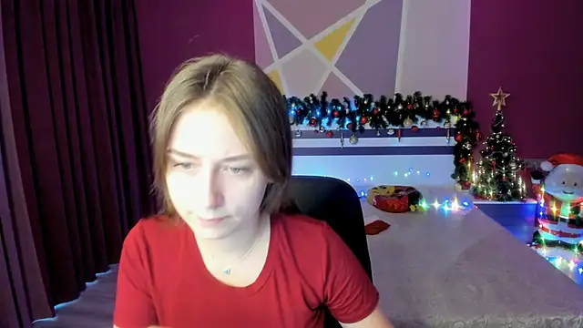 Snapshot of SerenityWild chatting on 12/23/25, 06:33 SerenityWild online show from 12/23/25, 06:33