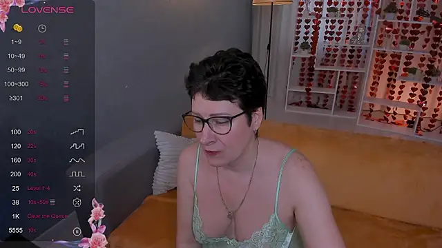 Snapshot of JennyMons chatting on 02/11/26, 08:30 JennyMons online show from 02/11/26, 08:30