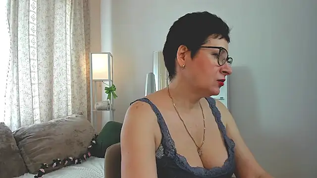 Snapshot of JennyMons chatting on 04/01/26, 08:15 JennyMons online show from 04/01/26, 08:15