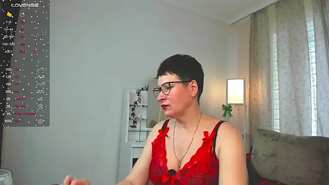 Snapshot of JennyMons chatting on 04/21/26, 08:20 JennyMons online show from 04/21/26, 08:20