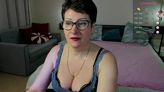 Snapshot of JennyMons chatting on 05/19/26, 08:31 JennyMons online show from 05/19/26, 08:31