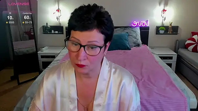 Snapshot of JennyMons chatting on 06/06/26, 07:57 JennyMons online show from 06/06/26, 07:57
