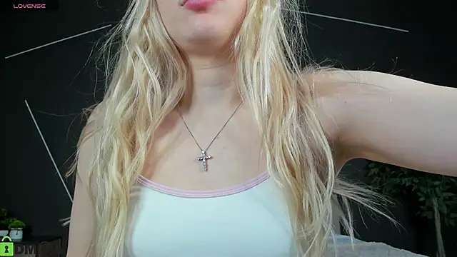 ChloeAlba online show from 05/02/26, 03:11