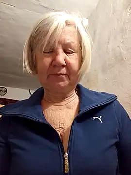 Snapshot of KlaudiaDarling chatting on 02/04/26, 12:49 KlaudiaDarling online show from 02/04/26, 12:49