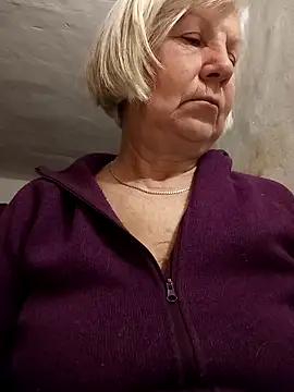 Snapshot of KlaudiaDarling chatting on 02/05/26, 12:48 KlaudiaDarling online show from 02/05/26, 12:48