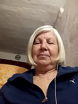 Snapshot of KlaudiaDarling chatting on 03/05/26, 04:36 KlaudiaDarling online show from 03/05/26, 04:36