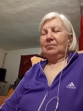 Snapshot of KlaudiaDarling chatting on 03/12/26, 03:40 KlaudiaDarling online show from 03/12/26, 03:40