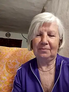 Snapshot of KlaudiaDarling chatting on 04/05/26, 05:32 KlaudiaDarling online show from 04/05/26, 05:32