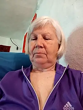 Snapshot of KlaudiaDarling chatting on 04/08/26, 10:04 KlaudiaDarling online show from 04/08/26, 10:04