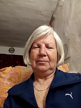Snapshot of KlaudiaDarling chatting on 04/18/26, 01:42 KlaudiaDarling online show from 04/18/26, 01:42