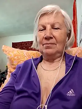 Snapshot of KlaudiaDarling chatting on 04/20/26, 08:17 KlaudiaDarling online show from 04/20/26, 08:17
