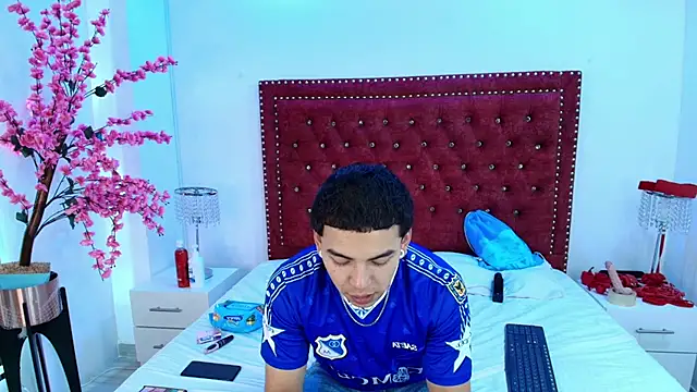 Snapshot of Jaden_and_sofia chatting on 05/27/26, 03:14 Jaden and sofia online show from 05/27/26, 03:14