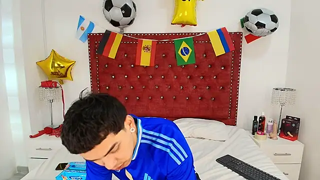 Jaden and sofia online show from 07/11/26, 02:58