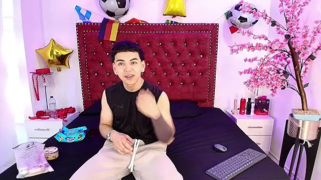 Jaden and sofia online show from 07/18/26, 03:11