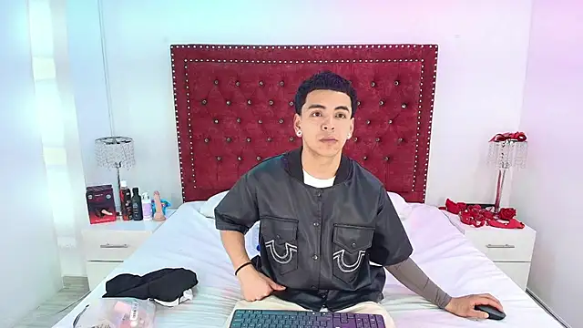 Jaden and sofia online show from 07/28/26, 03:13