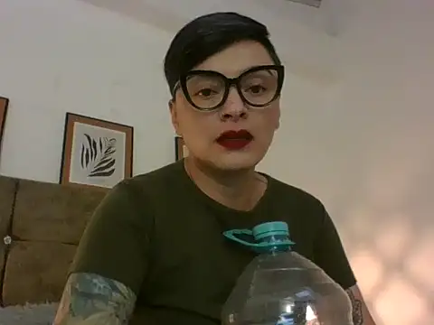 Snapshot of kat_paradise chatting on 02/19/26, 11:39 kat paradise online show from 02/19/26, 11:39