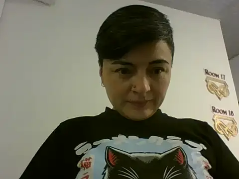 Snapshot of kat_paradise chatting on 03/14/26, 11:37 kat paradise online show from 03/14/26, 11:37