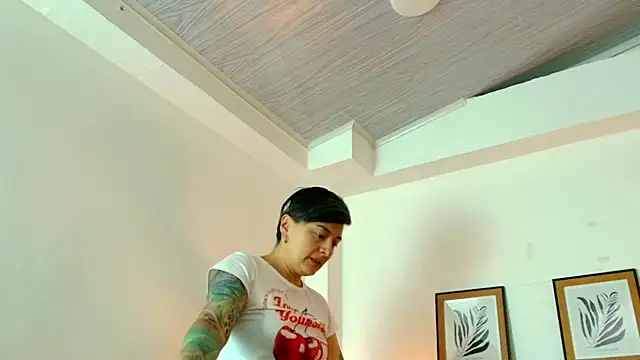 kat paradise online show from 08/06/26, 11:45