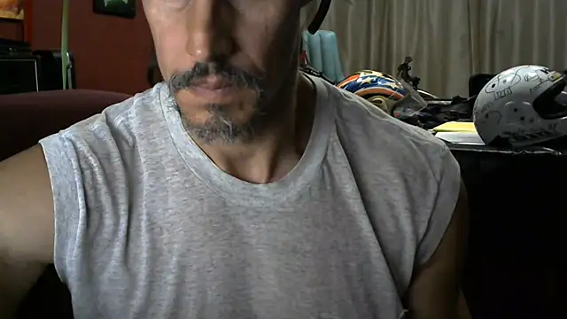 Snapshot of koolchillfun696969 chatting on 06/27/26, 05:01 koolchillfun696969 online show from 06/27/26, 05:01
