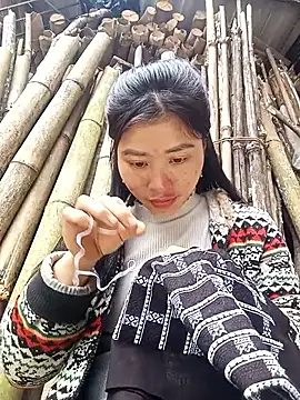 Snapshot of Hiniyk2 chatting on 01/11/26, 06:18 Hiniyk2 online show from 01/11/26, 06:18