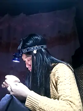 Snapshot of Hiniyk2 chatting on 02/05/26, 01:05 Hiniyk2 online show from 02/05/26, 01:05